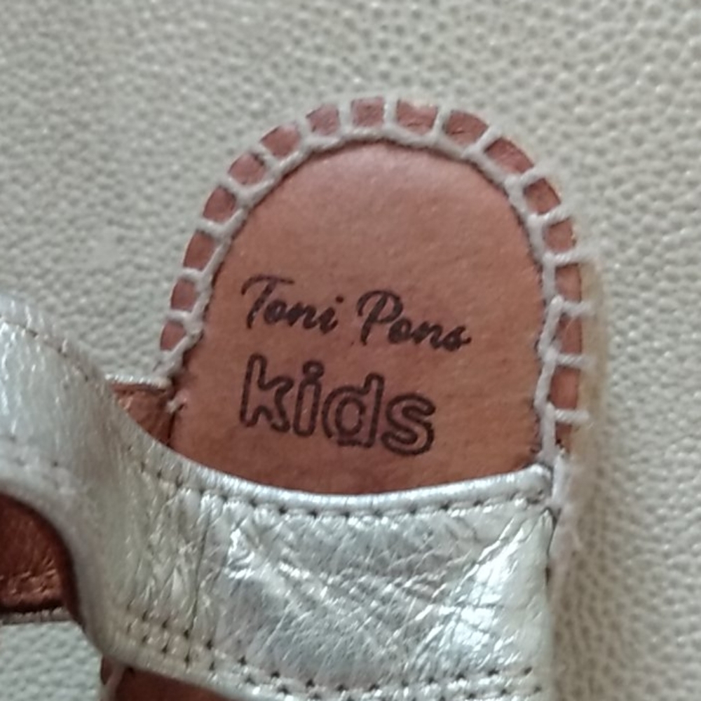 Shoes - Picture 3 of 6